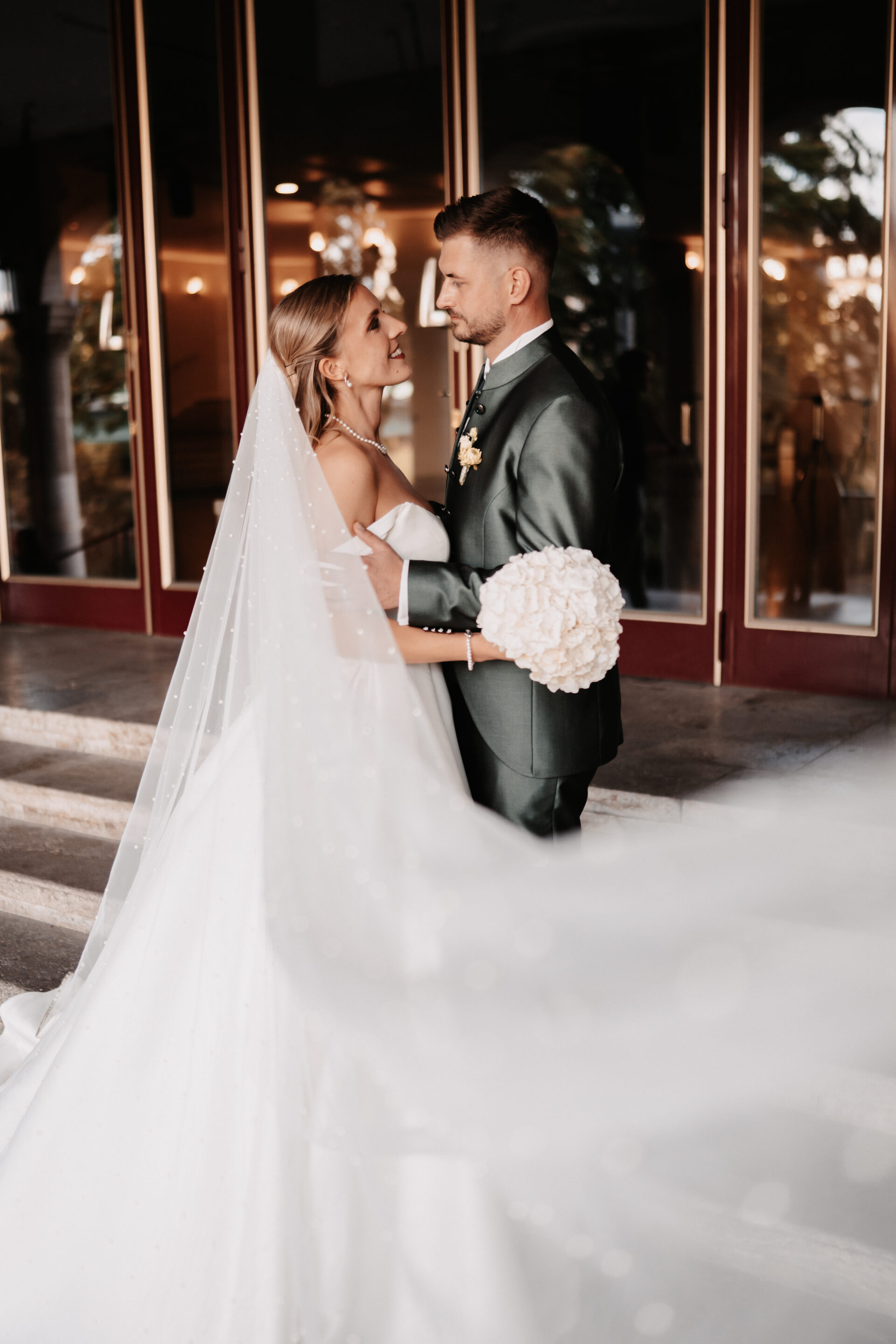 Paarshooting Brautpaarshooting Mülheim Stadthalle Schloss Broich