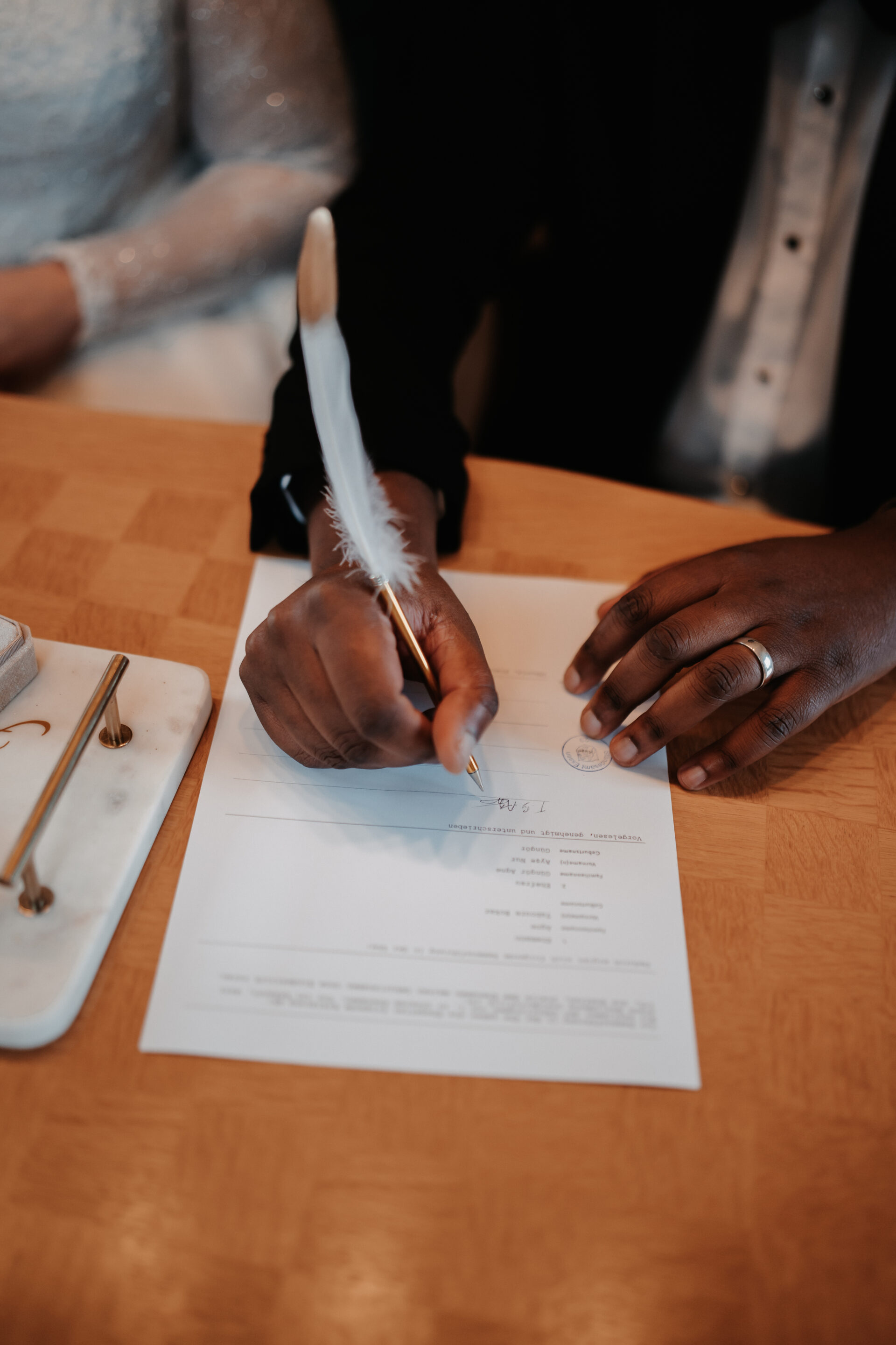 Sakko Bräutigam Detailfoto Getting ready Burg Bergerhausen