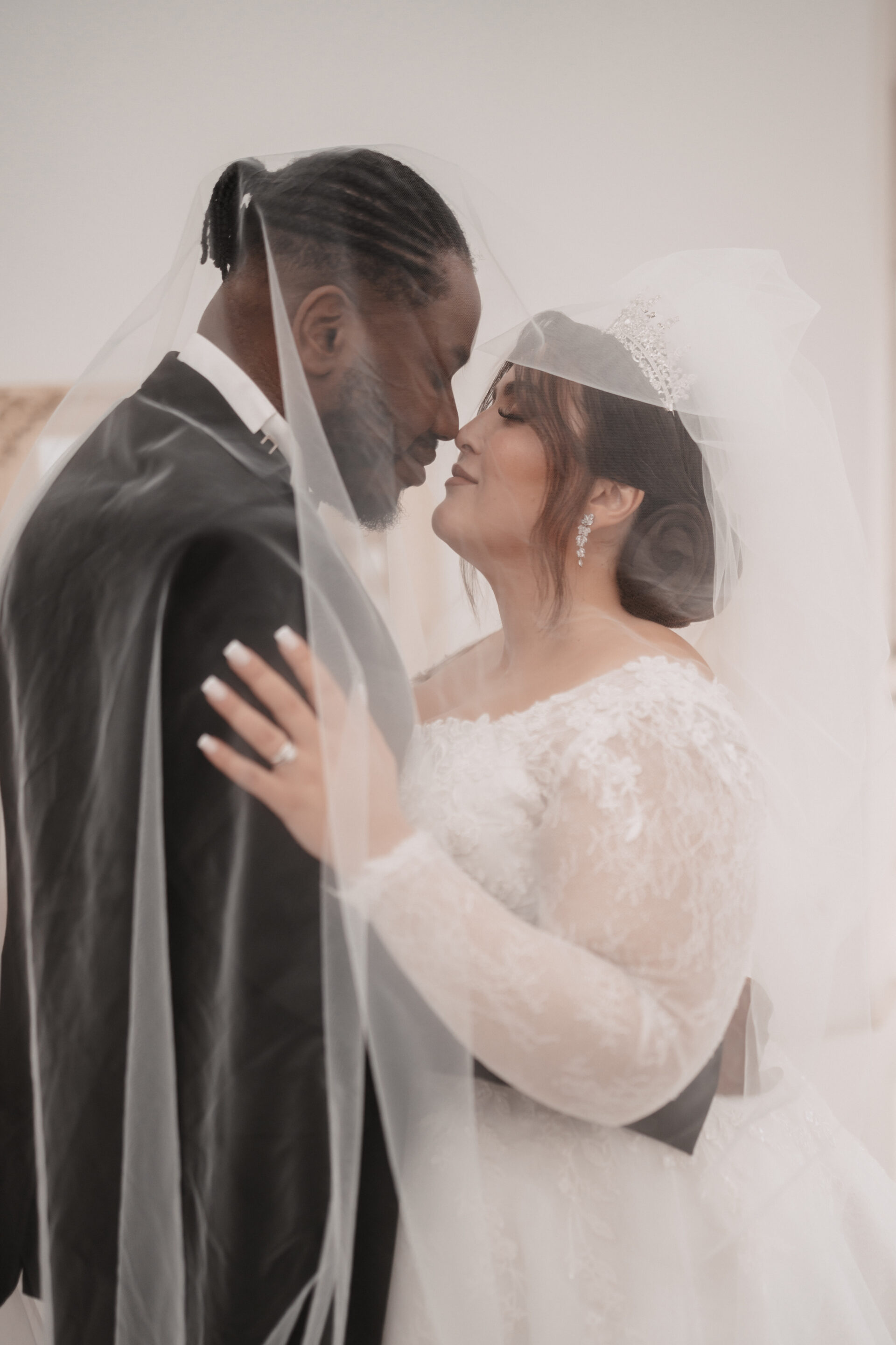 Paarshooting Foto an Treppe Hochzeit Shooting Schlosstreppe