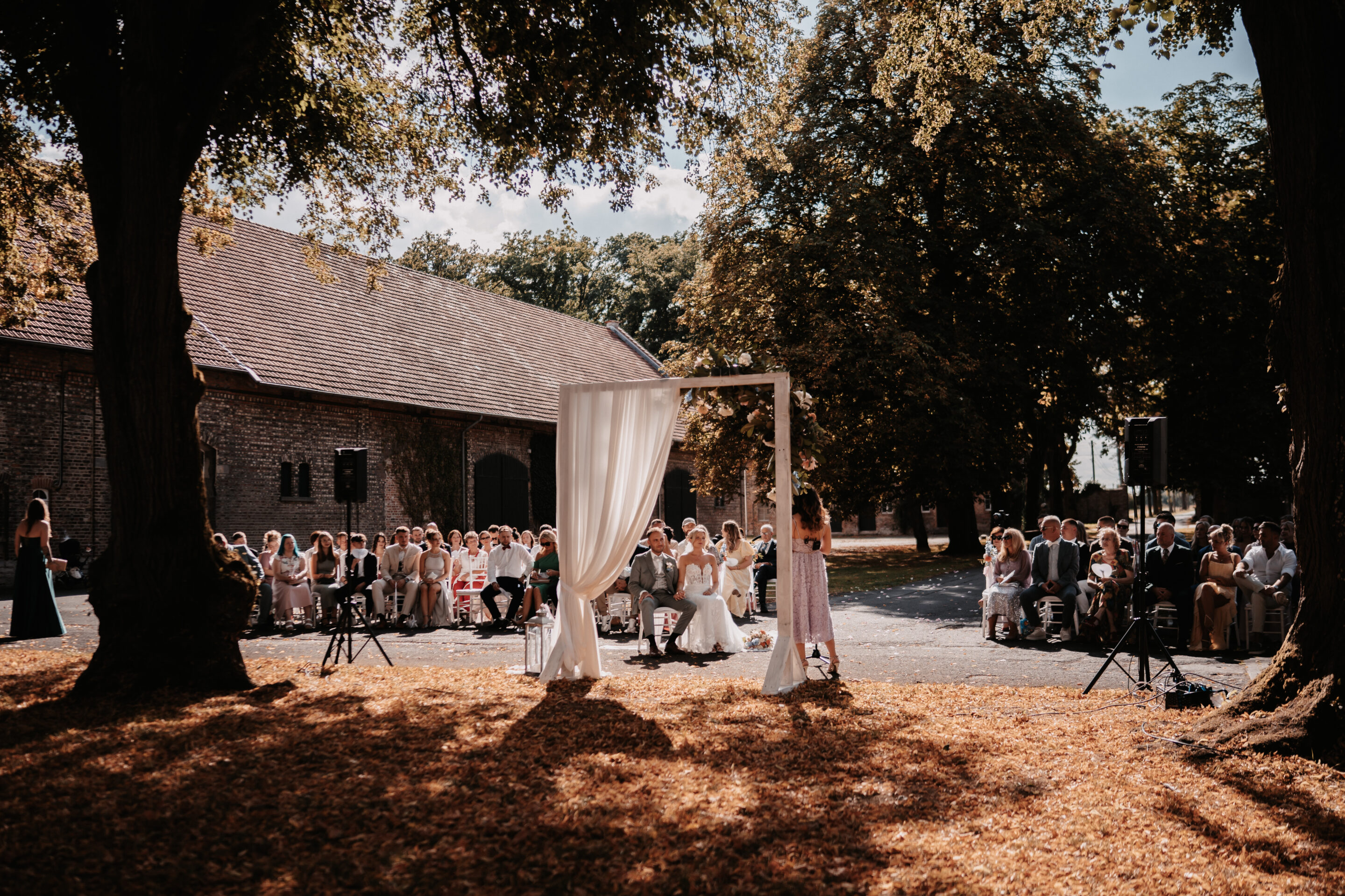 getting ready Burg Bergerhausen Hochzeit Bräutigam