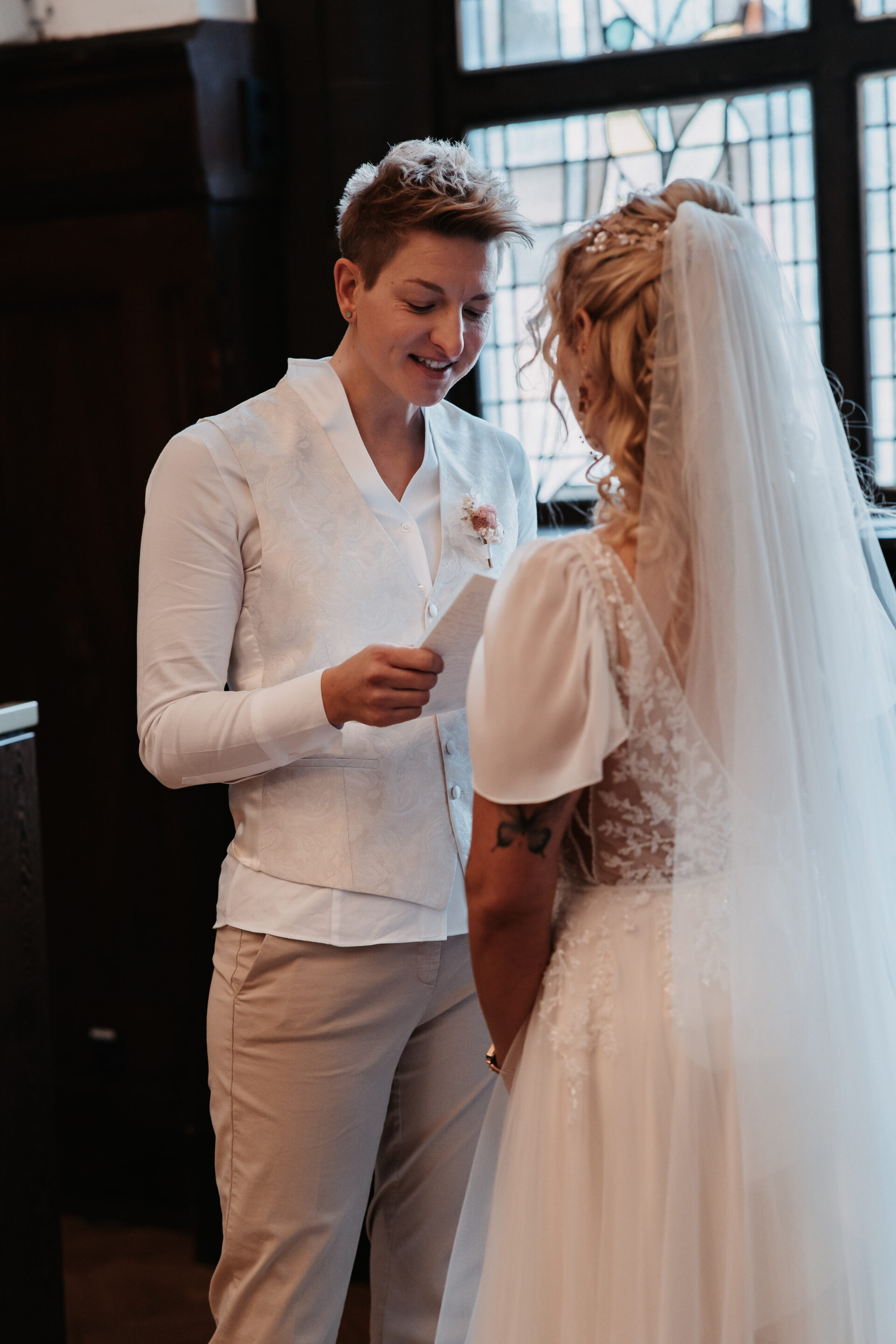 Paarshooting Foto an Treppe Hochzeit Shooting Schlosstreppe